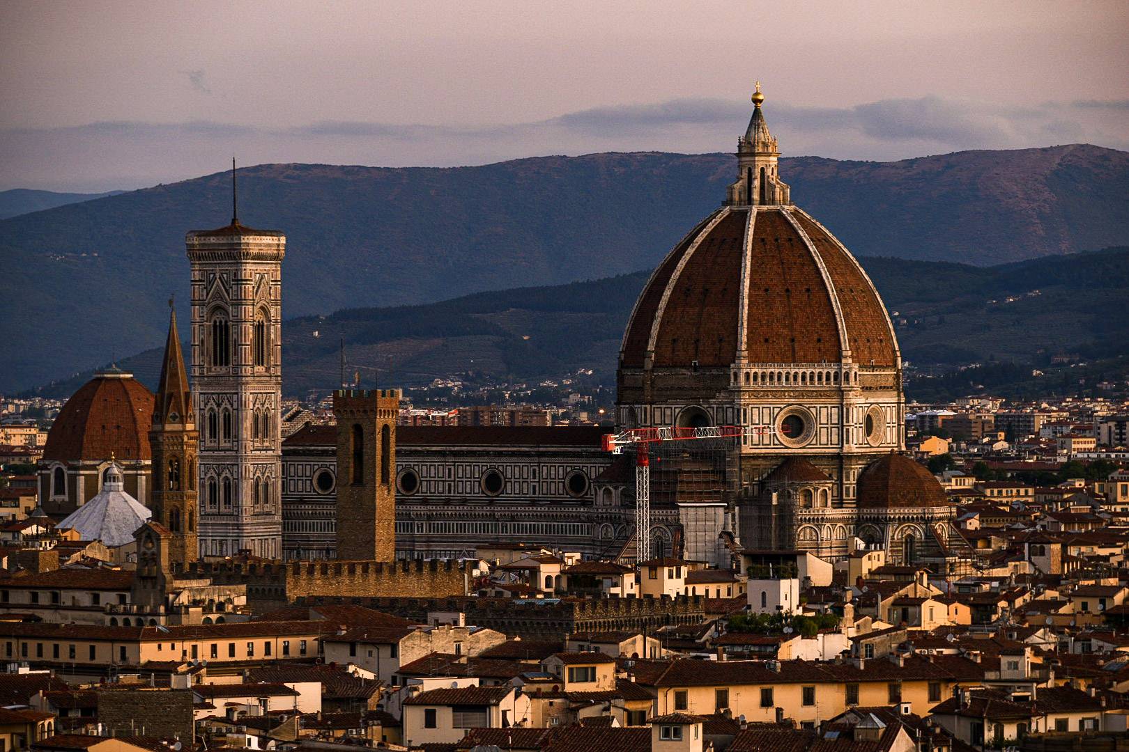 Sunrise lookout point shot of Florence from Piazzale Michelangelo, Duomo center right